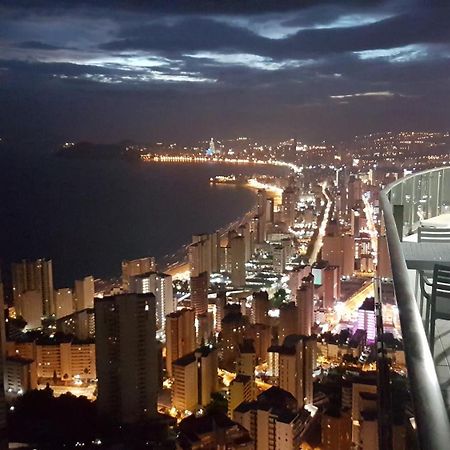 Апартаменти Deluxe Penthouse On The 42Nd Floor With Amazing Sea Views Бенідорм Екстер'єр фото